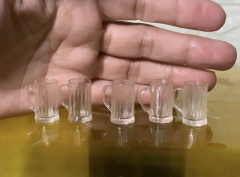 Ref.T090- kit 5 canecos de chopp realista (2cm de altura ) escala 1/6 (5 peças ) na internet