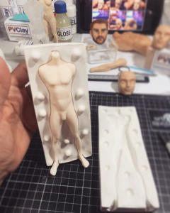 Imagem do Ref.2024- LANÇAMENTO molde corpo completo, já saí com os pés do molde, (kit com molde crânio da foto incluso)