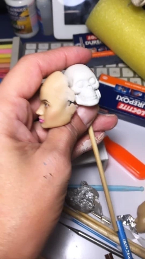 Molde caveira a peça sai com 3 centímetros do molde