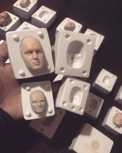 Ref.05678b- Kit 2 moldes rostos masculino bipartidos