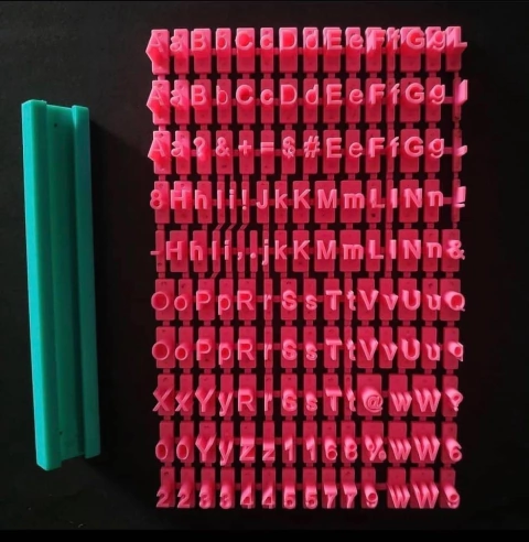 KIT MINI MARCADOR LETRAS MAIÚSCULAS/MINÚSCULAS SÍMBOLOS E NÚMEROS