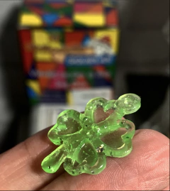 Ref.2030-Molde trevinho da sorte (a peça fica com 2.5cm) na internet