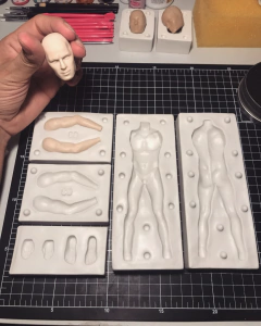 Ref.A001002- Kombo moldes corpo casal e cabeças na mesma proporção escala 1/10 - comprar online