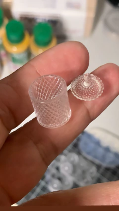 Ref.5637890- Potinho detalhado com tampa abre e fecha modelo A 2cm ( 1 peça )