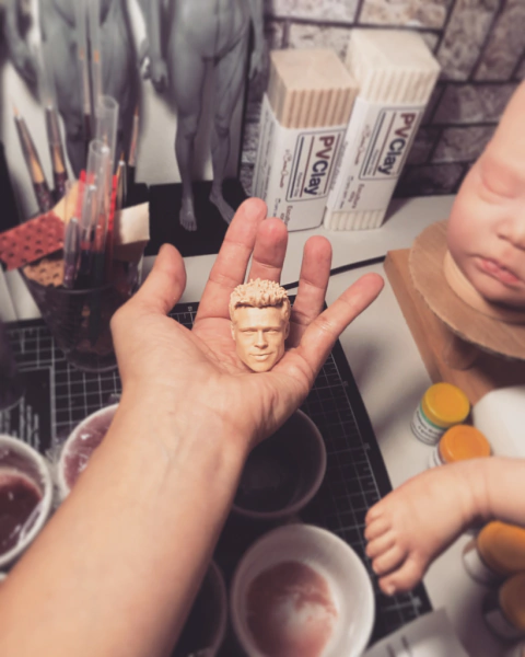 021-Molde rosto masculino com cabelo - escala de tamanho 1/6