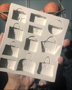 Molde bolsas com 11 modelos escala 1/10 ideal para usar com esculturas dos moldes coleção humaninhos - Nanda Regina