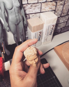 Ref.5509- Molde rosto feminino afro sai completo do molde com cabelos escala 1/6 na internet