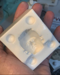 Ref.5510 -molde rosto masculino 3,8cm de altura na internet