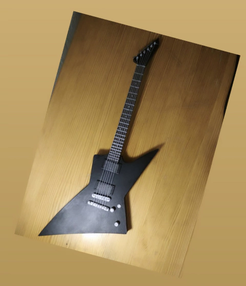 Ref.Z034- Guitar ESP EXPLORER ELECTRIC pronta pra pintar 12cm 1 peça