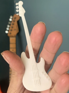 Ref.S001- Miniatura de baixo 12cm (em resina com detalhes fiéis) 1 peça - Nanda Regina