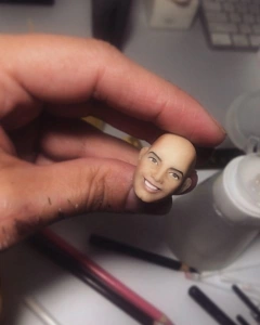 026-Kit 2 moldes rostos coleção humaninhos entre 3 a 3,5cm de altura na internet