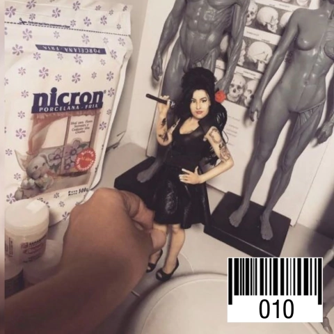 022-Molde rosto feminino escala 1/10 entre 2,3 a 2,5 cm de altura