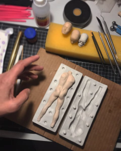 Ref.333- BLACKFRIDAY///Moldes masculino -kit corpo completo MOLDE CABEÇA SEGUE JUNTO DE PRESENTE EXTRA SURPRESA(fica com 17,5cm na internet