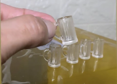 Ref.T090- kit 5 canecos de chopp realista (2cm de altura ) escala 1/6 (5 peças ) - comprar online