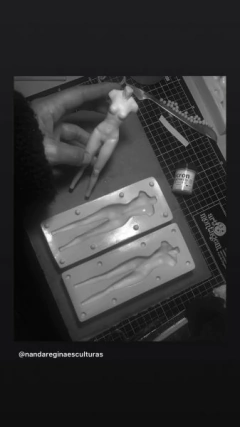 Ref.302-Molde corpo completo feminino com molde cabeça escala 1:6 incluído