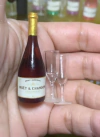 Ref.D205- Miniatura realista garrafa de champanhe e duas taças ( garrafa 5cm taças 3 cm ) - (cópia)