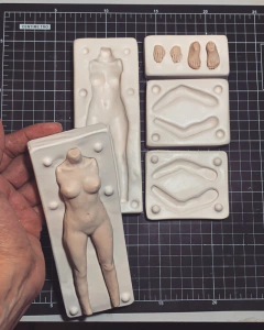 Ref.2025- Kit corpo casal completo com moldes rostos a peça fica com 17 a 18cm de altura na internet