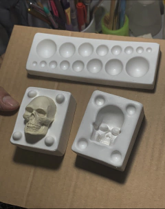 Ref.56789- kit Molde caveira com 4cm e molde esferas para olhos com 8 tamanhos - buy online