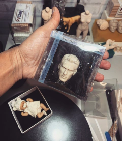 Ref.5001-PROMOÇÃO-Cabeça em resina pronta para pintura (escala de tamanho 1/6)