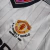 Camisa Retrô Manchester United II 1983 - Masculina Adidas - Branca com detalhes em vermelho e preto na internet