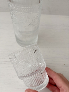Botella con Vaso Labrada en internet