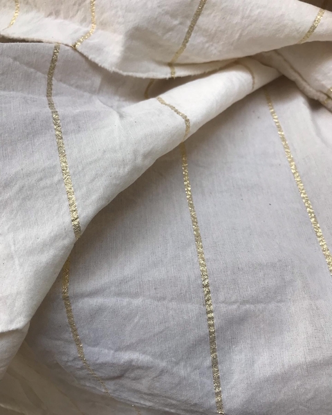 Tusor Rayado. Natural con LUREX Dorado 1.60 de ancho
