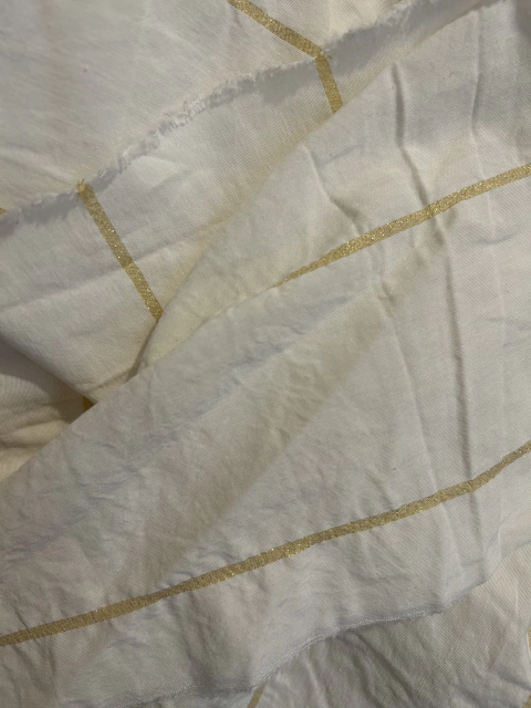 Tusor Rayado. Blanco con LUREX Dorado 1.60 de ancho