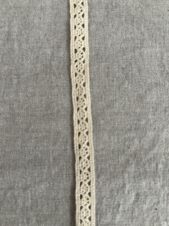Entre dos de Crochet de algodón natural 1 cm de ancho. 18 MT