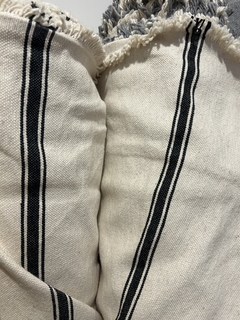 Manta Tejida natural Raya Negra 1.70 de ancho