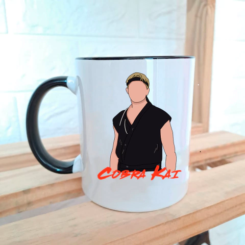 Caneca Cobra Kai sensei Johnny Lawrence
