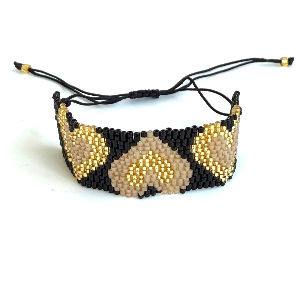 Pulsera Heart Beige, Negra y Dorado