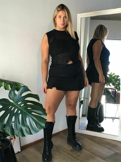 Short pollera en internet