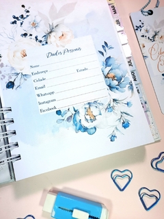 Agenda permanente 1 dia Floral Azul tamanho A5 - Fofurinhas da Bila