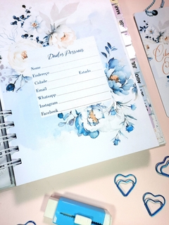 Agenda 2025 2 dias Floral Azul tamanho A5 - Fofurinhas da Bila