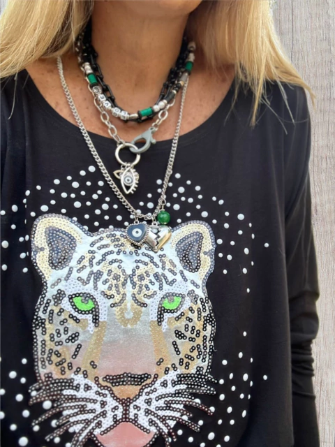 Collar cuadruple con verde y negro