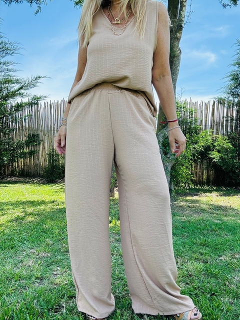 Combi O musculosa y pantalón tipo sastrero de cey con lurex beige