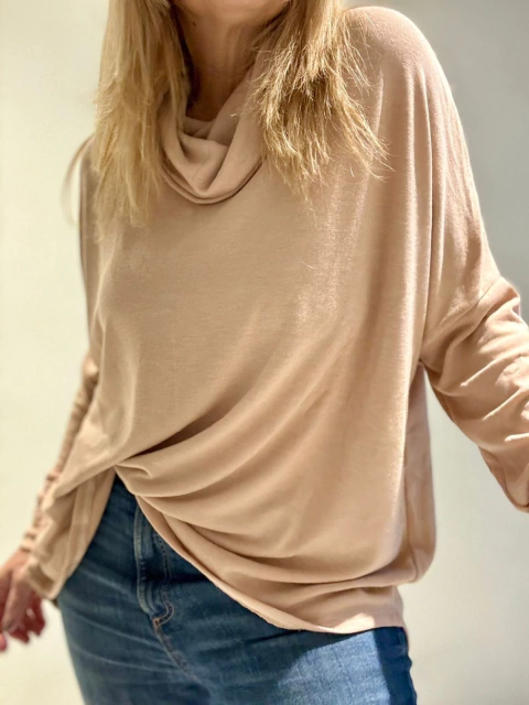 Poleron Albana de cuello amplio de lanilla premiun