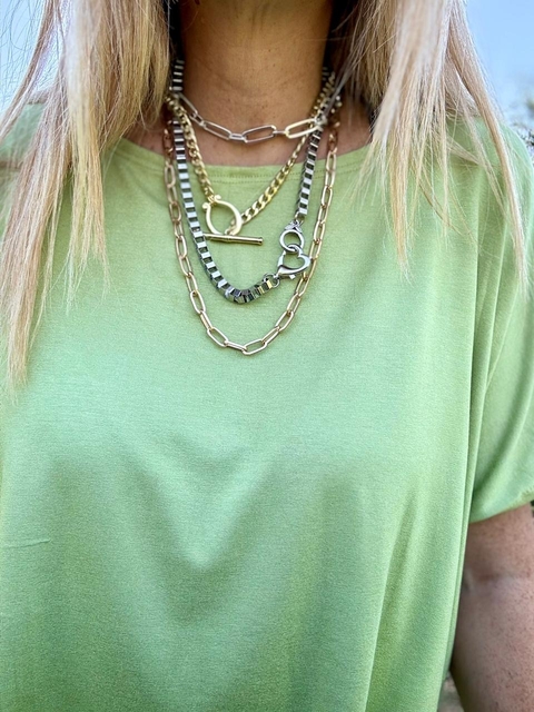 Collar cuadruple dorado y plateado