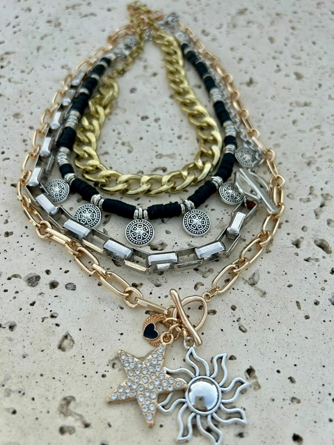 Collar cuádruple