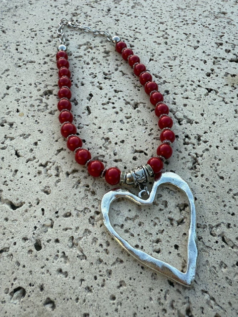 Collar de perlas con Corazón bordó - comprar online