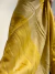 Pashmina asedada amarilla