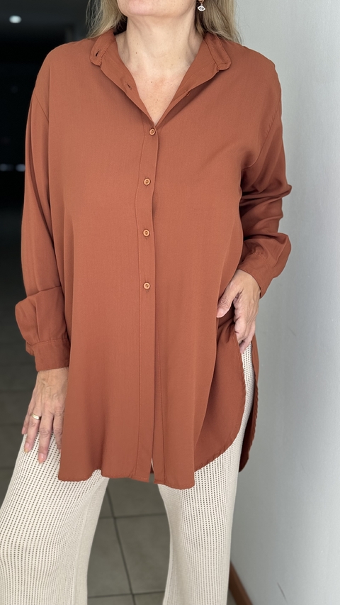 Camisa cuello Mao chocolate