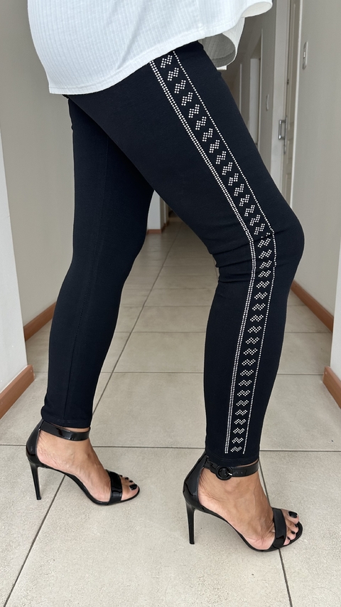 Calza Zig Zag negra com strasses plateados
