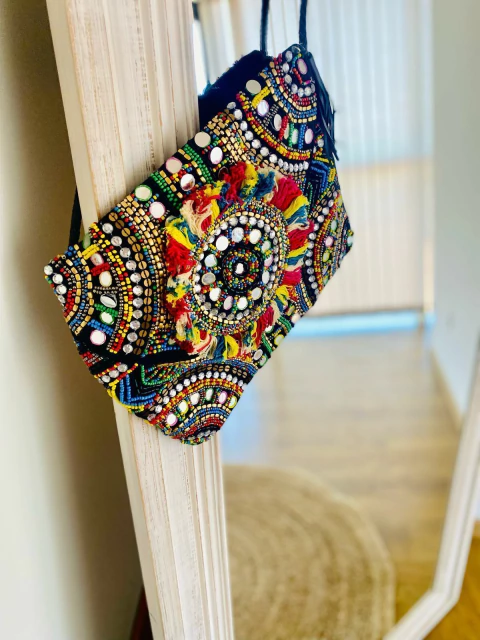 Cartera de India bordada a mano - comprar online