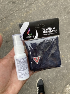 Flanela preta e limpa lente de brinde na internet