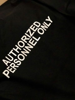 CAMISETA MKS '' SOMENTE PESSOAS AUTORIZADAS '' - FRENTE E ATRÁS - MKS