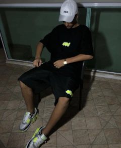 SHORTS MINI LOGO NEON - MKS