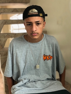 CAMISETA MKS FEAR LARANJA NEON COM CONTORNO PRETO - comprar online