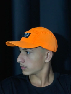 BONÉ TAILWIND LARANJA COM PRETO