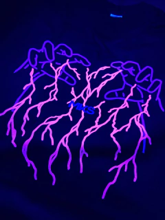 CAMISETA WITCHER RAIOS LOGO REFLETIVO